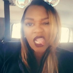 Meet your Posher, Lakeisha